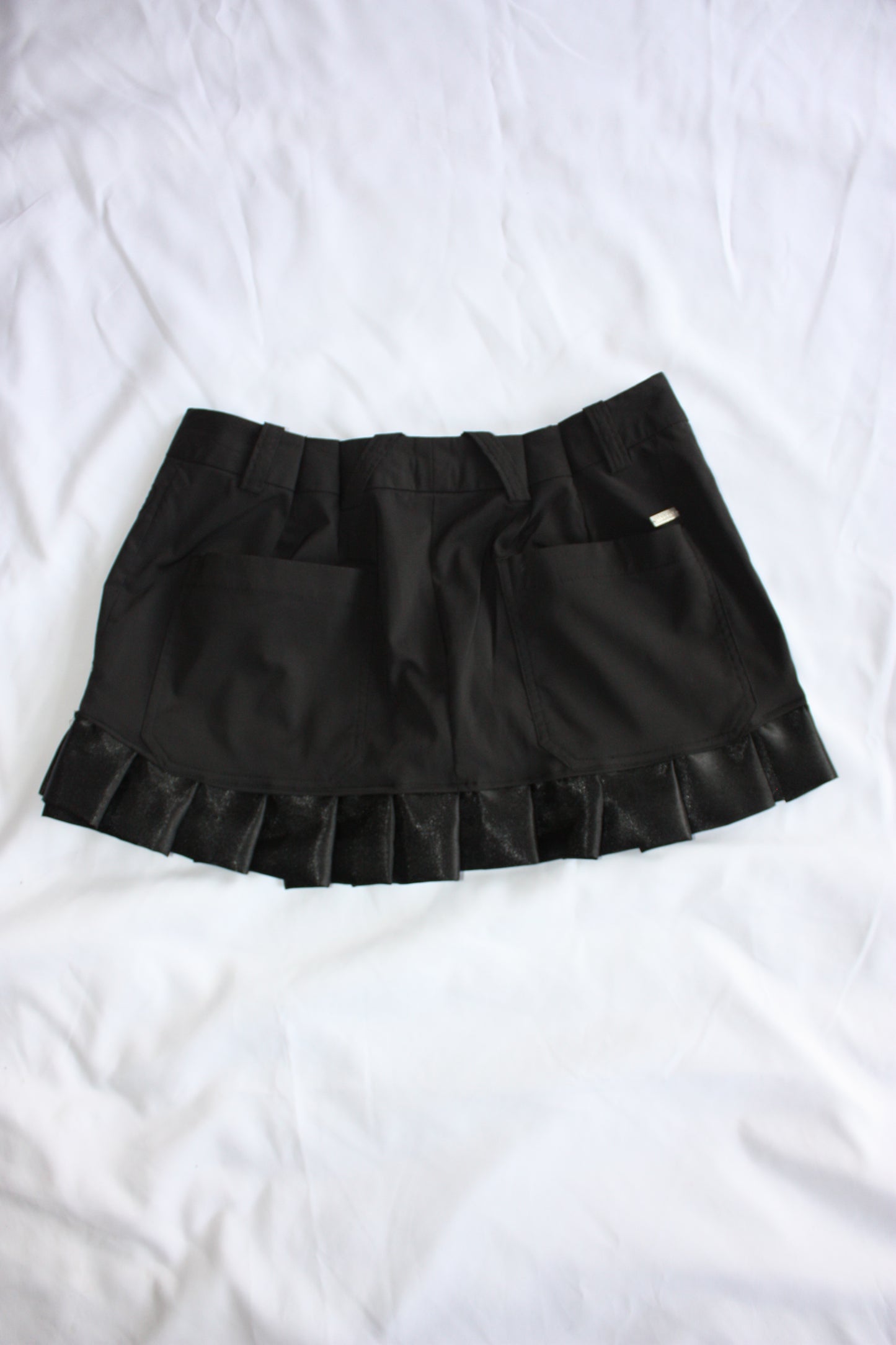 Embellished Koi Fish Pleated Mini Skirt Black & Red